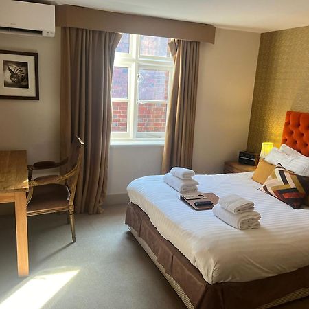 The Swan Inn Chiddingfold Ngoại thất bức ảnh