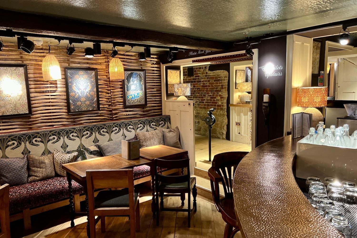 The Swan Inn Chiddingfold Ngoại thất bức ảnh