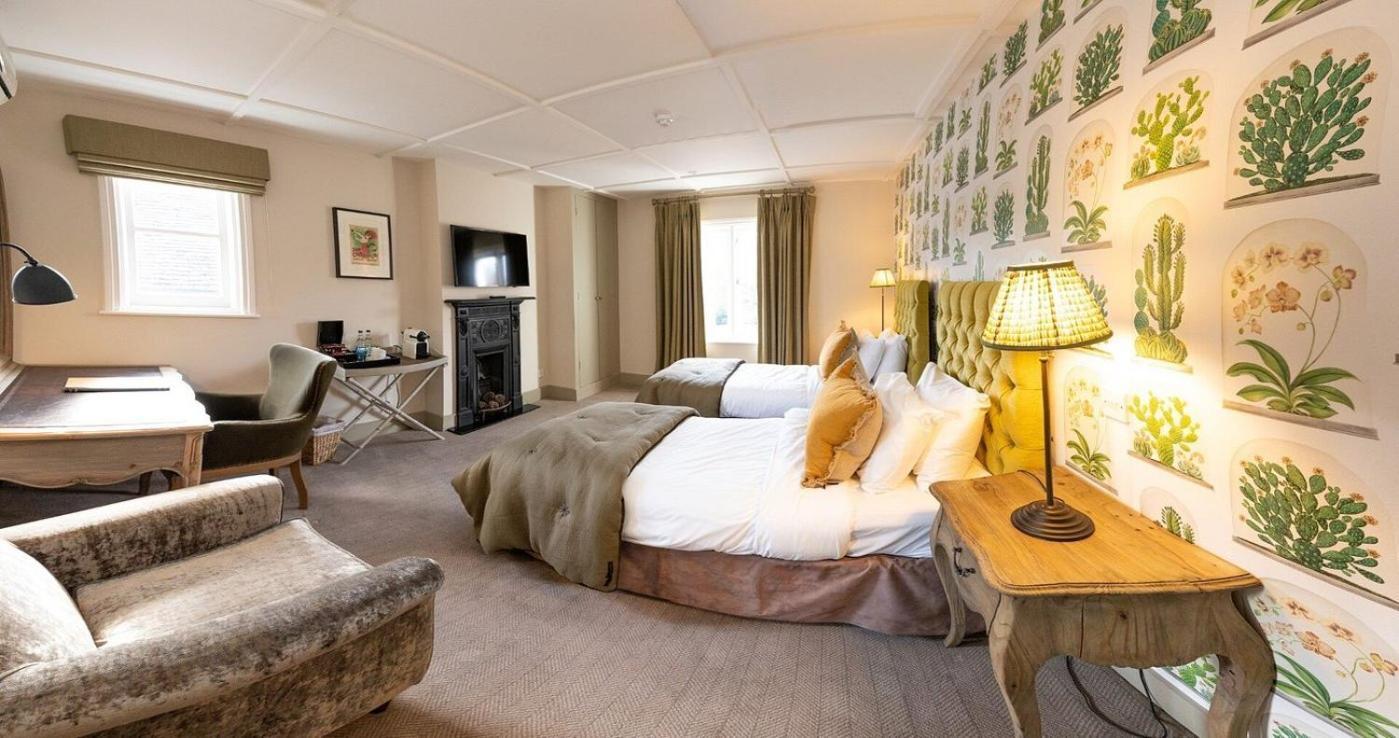 The Swan Inn Chiddingfold Phòng bức ảnh
