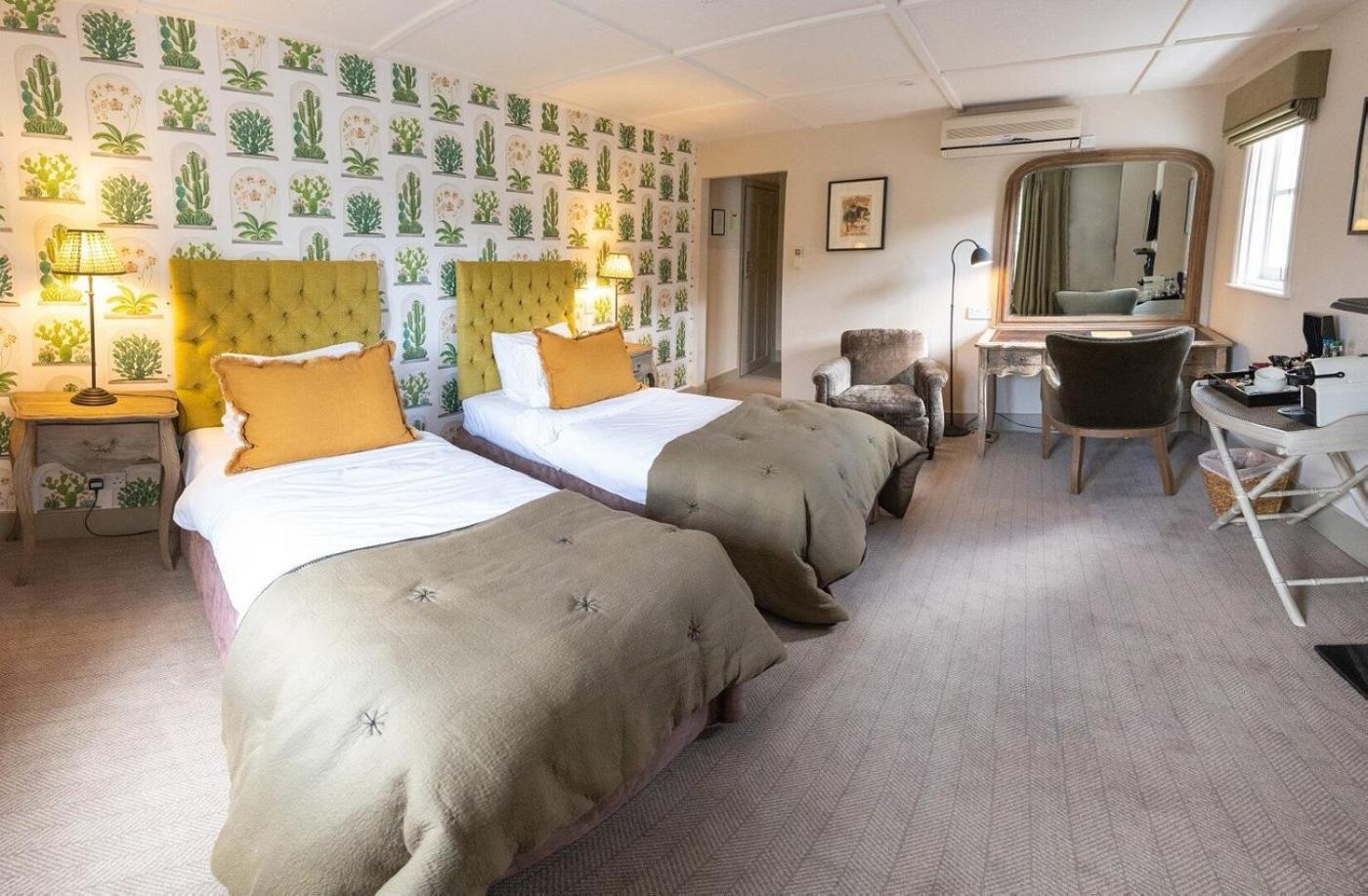 The Swan Inn Chiddingfold Ngoại thất bức ảnh