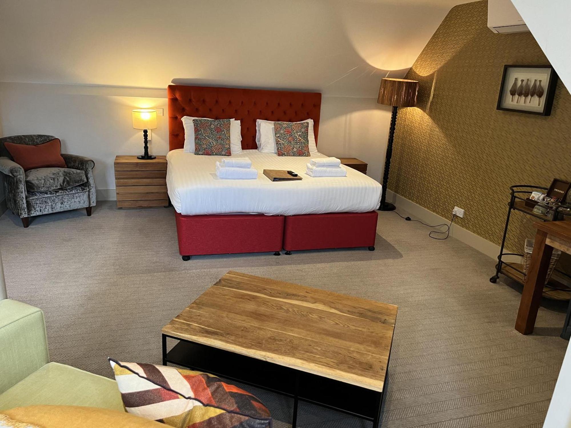 The Swan Inn Chiddingfold Phòng bức ảnh